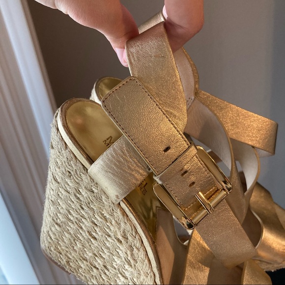 Michael Kors Gold Wedges 8.5 - Picture 3 of 9